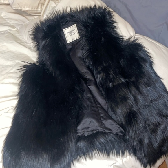 Abercrombie Fitch Jackets Coats Abercrombie Fitch Faux Fur Vest Poshmark